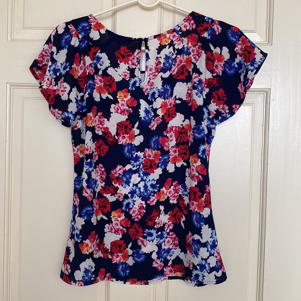 Floral top - Picture 3 of 4